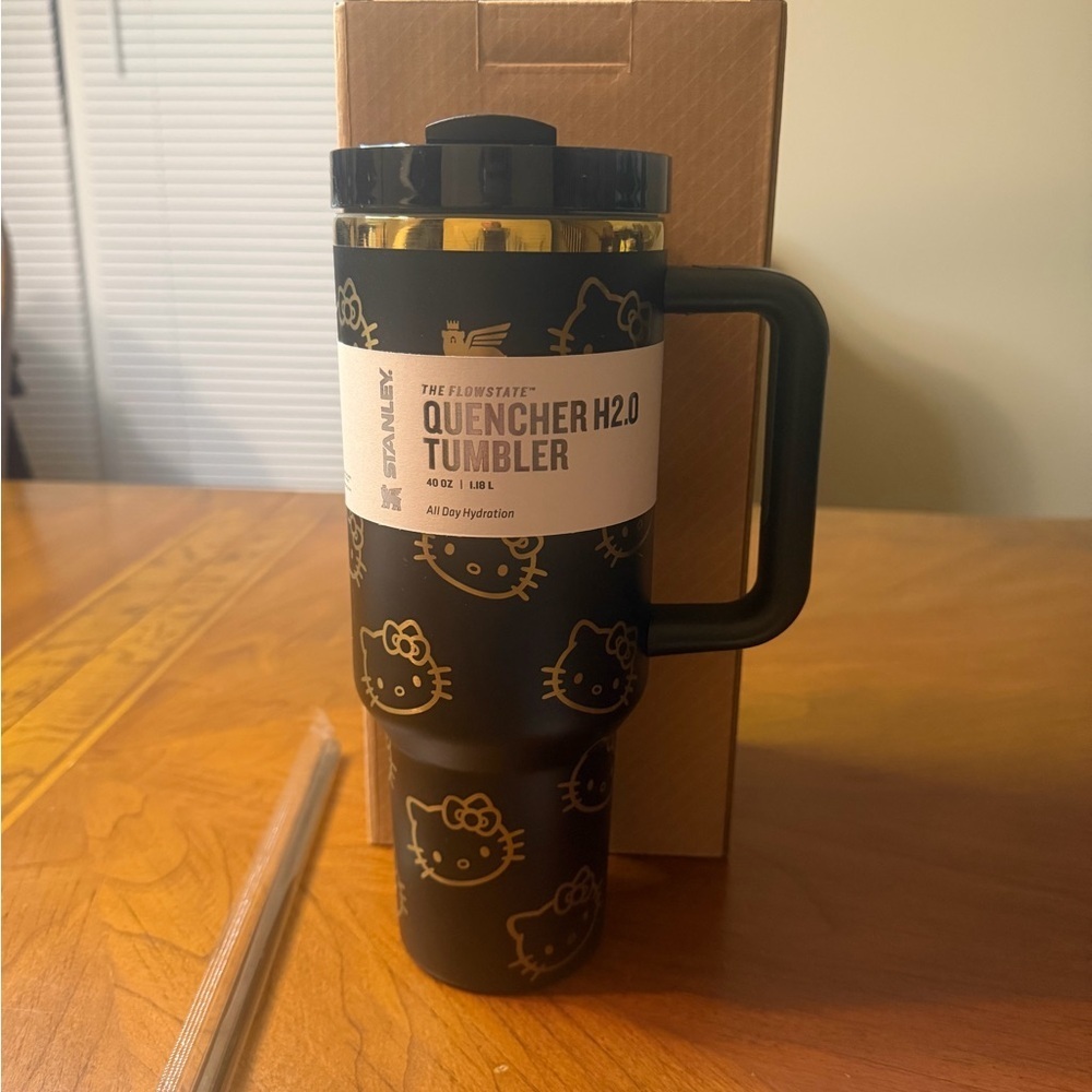 NIB Stanley Black and Gold Hello Kitty Travel Tumbler 40oz